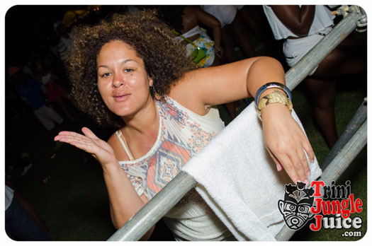 white_in_the_moonlight_2014-043