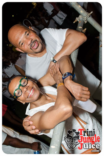 white_in_the_moonlight_2014-044