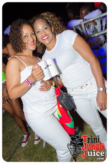 white_in_the_moonlight_2014-054