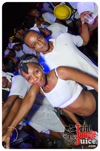 white_in_the_moonlight_2014-067