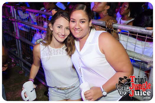 white_in_the_moonlight_2014-071