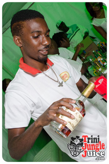 white_in_the_moonlight_2014-090