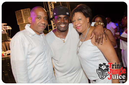 white_in_the_moonlight_2014-092