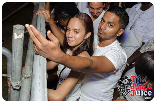 white_in_the_moonlight_2014-095