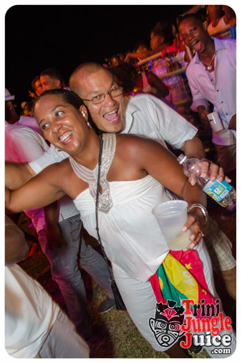 white_in_the_moonlight_2014-105