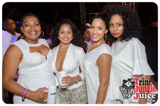 white_in_the_moonlight_2014-107