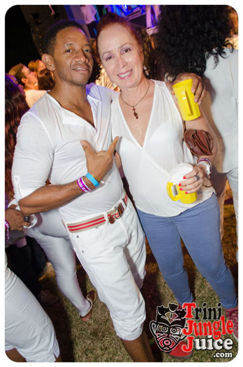 white_in_the_moonlight_2014-115