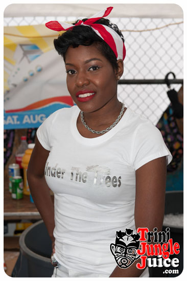 under_the_trees_2014-015