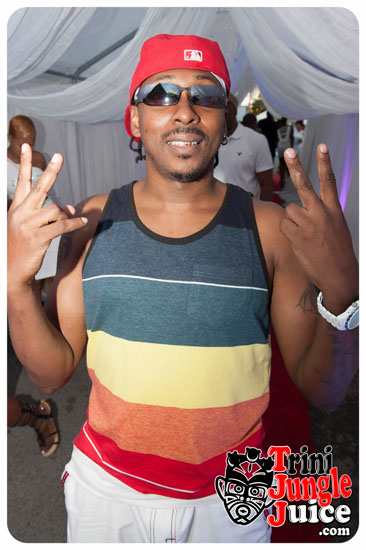 under_the_trees_2014-048