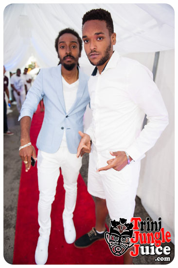 under_the_trees_2014-054