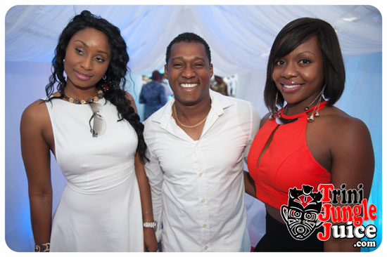 under_the_trees_2014-082