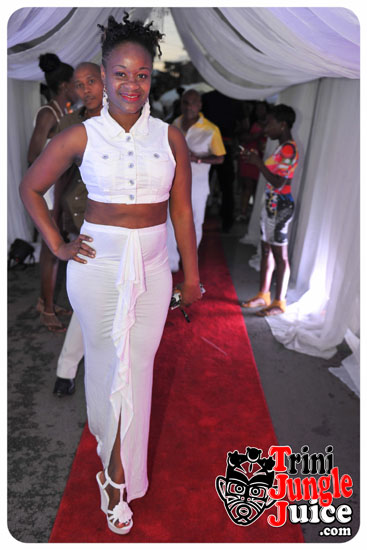 under_the_trees_2014-154