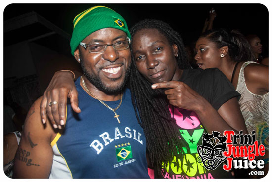 abc_alcohol_beachwear_coolers_jun28-010