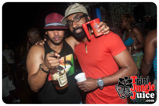 abc_alcohol_beachwear_coolers_jun28-092