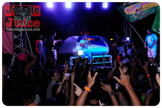 black_to_blue_2014-076