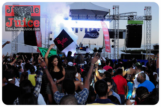 black_to_blue_2014-089