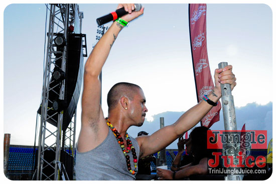 black_to_blue_2014-093