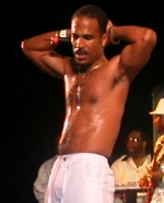 Leon Coldero at University Fete'05